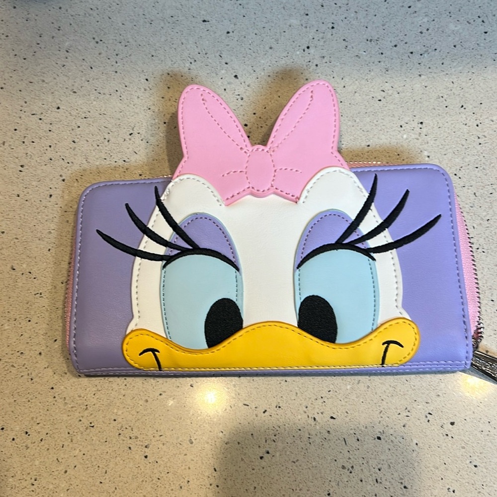 EUC Loungefly Daisy Duck wallet